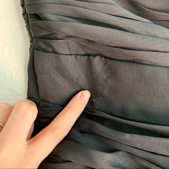 Monique Lhuillier Ruched Bridesmaid Dress … - Picture 8 of 8